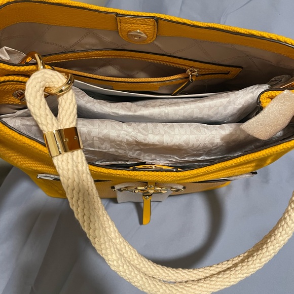 Shoulder bag - Picture 3 of 4